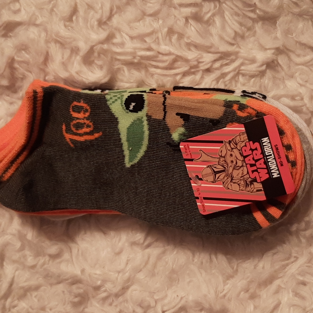 STAR WARS' THE MANDALORIAN BABY YODA HALLOWEEN 5 PAIR NO SHOW SOCK SET